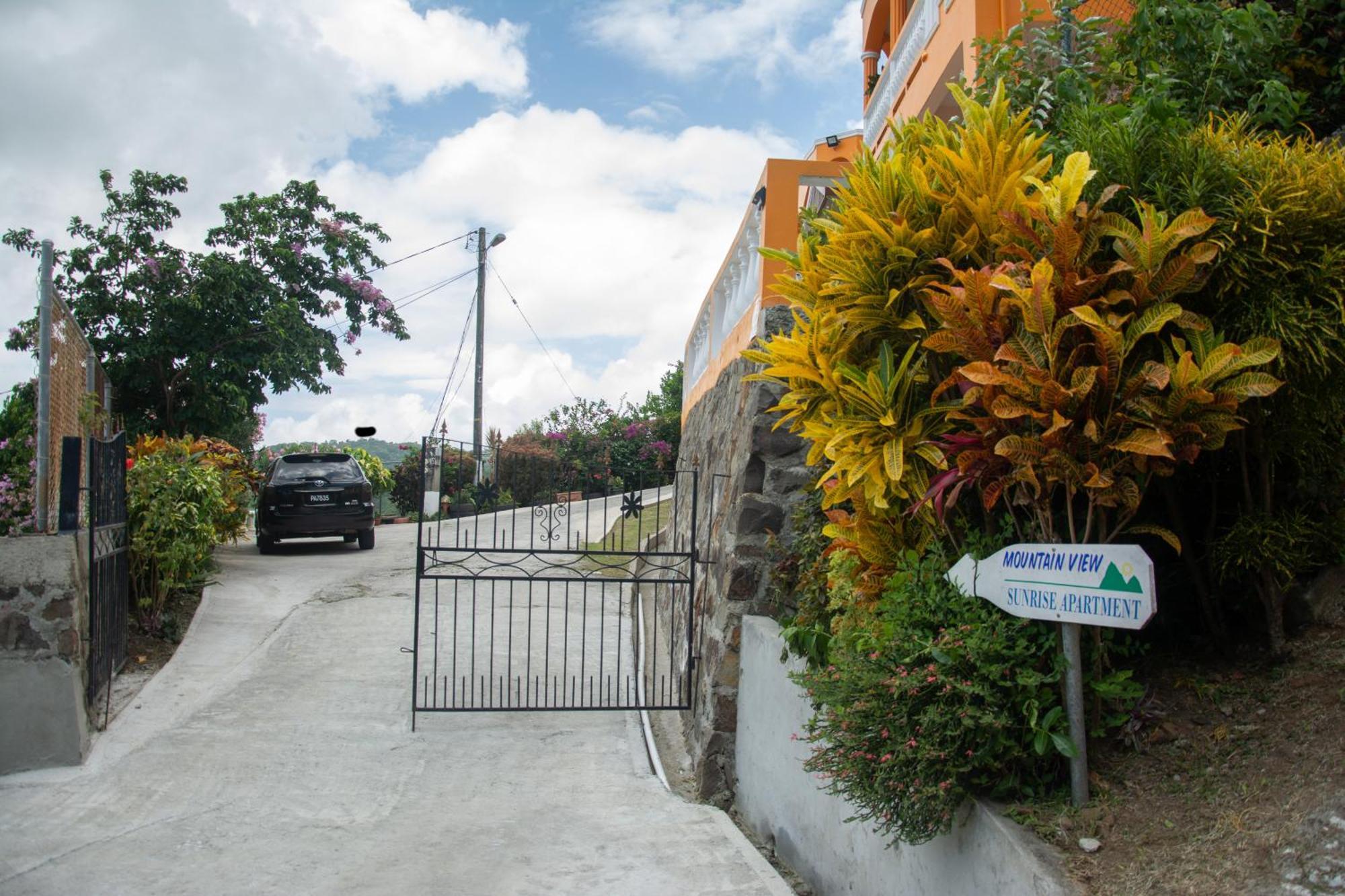 Mountain View Apartments Gros Islet Extérieur photo