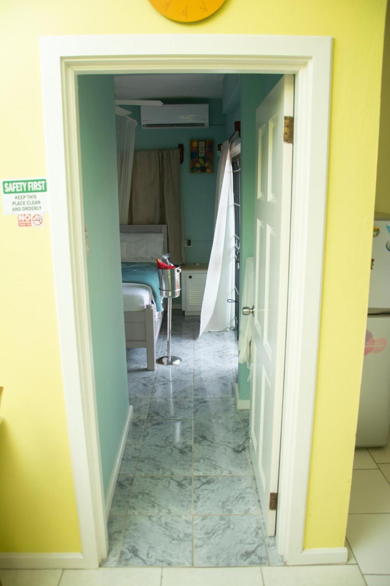 Mountain View Apartments Gros Islet Extérieur photo